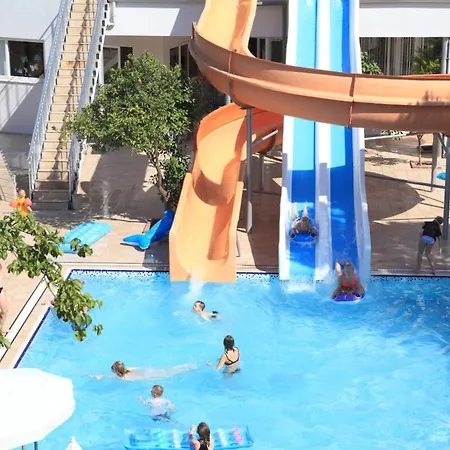 Apartmanhotel Catty Cats Garden 3*